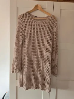 Kurzes Langarm Kleid