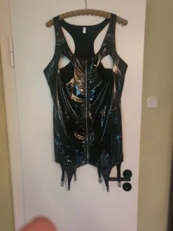 Lack Kleid Brustfrei Strapskleid