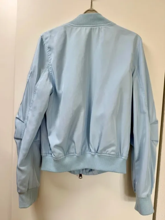 Leichte Bomberjacke