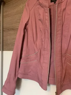 Leichte Damenjacke in Lila