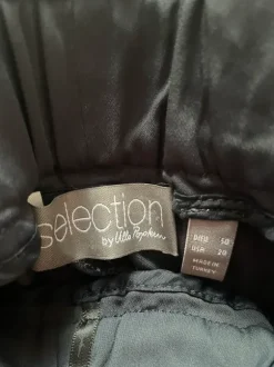 Leichte Hose.
