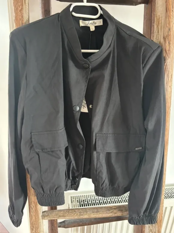 Leichte Jacke