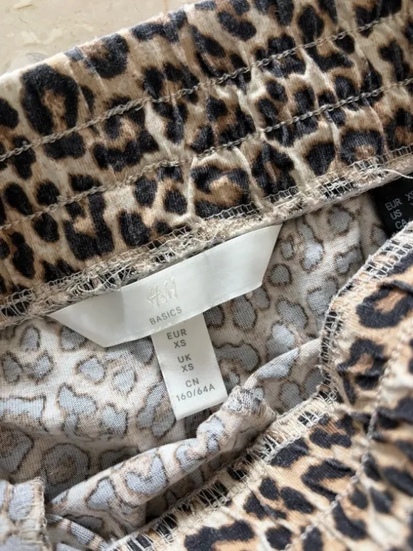 Leopard Leo print summer shorts H&M XS 34