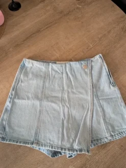 Leuk Spijkerrokje/broekje