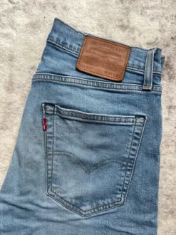 Levi’s 512
