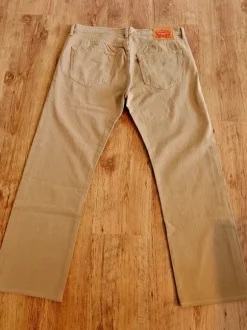 Levi’s 501 Beige/ Sand Jeans W36 L34 (Fits More Like W34 L32)