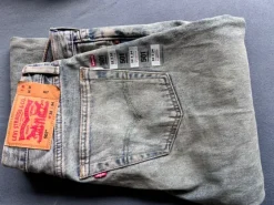 Levi’s 501 Jeans