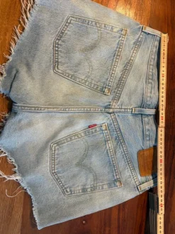 Levi`s 501 Jeansshorts Gr. L (W30)