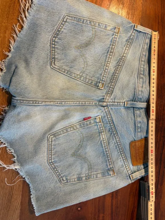 Levi`s 501 Jeansshorts Gr. L (W30)