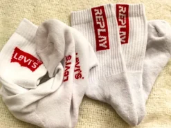 Levi's + Replay Herren Socken Sport Socken Crew Socken Gr 40-43 Weiß 2 x Socken Neu ohne Etikett