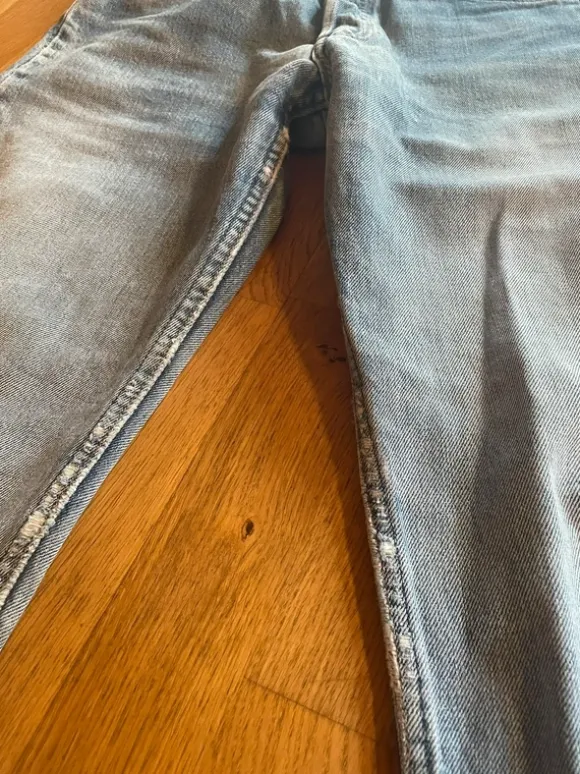 Levis 501 Straight Fit light blue