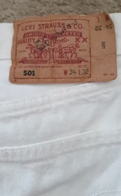 Levis 501 weiß
