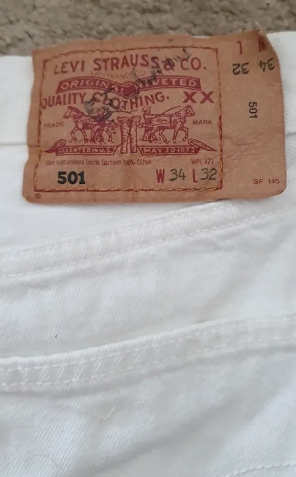 Levis 501 weiß