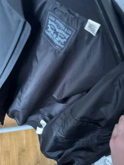 Levi’s Bomberjacke dünn