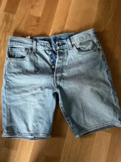 Levi’s Jeans Shorts in Hellblau