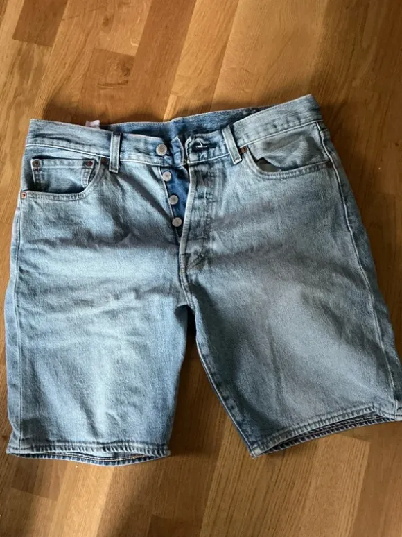 Levi’s Jeans Shorts in Hellblau