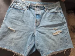 Levis Shorts Größ W33 neu