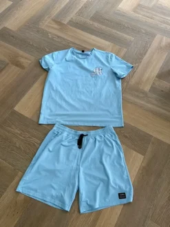 Lichtblauw setje!