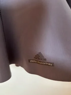 Lila Tennisrock von Adidas x Stella McCartney