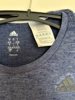 Lila-farbenes Sport T-Shirt von Adidas