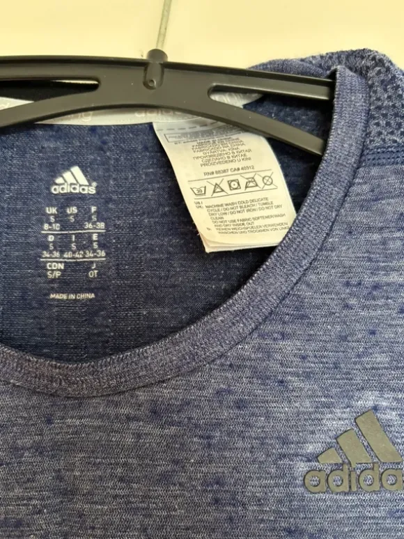 Lila-farbenes Sport T-Shirt von Adidas
