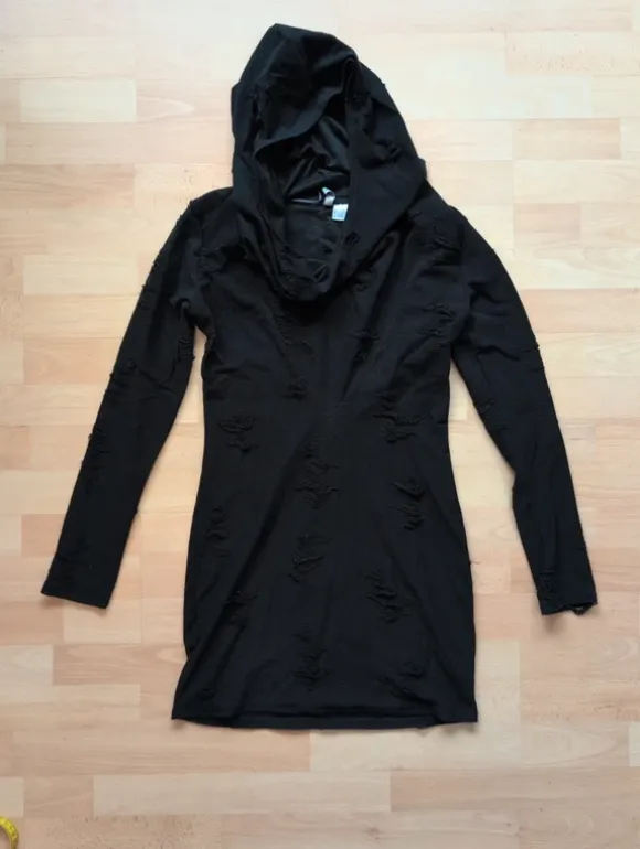 Länger Pullover mit Kapuze und used look