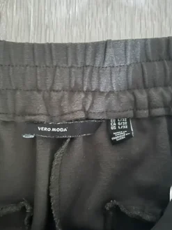Lockere Hose