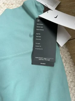 Lot de legging + débardeur / Nike Jordan Dri- fit