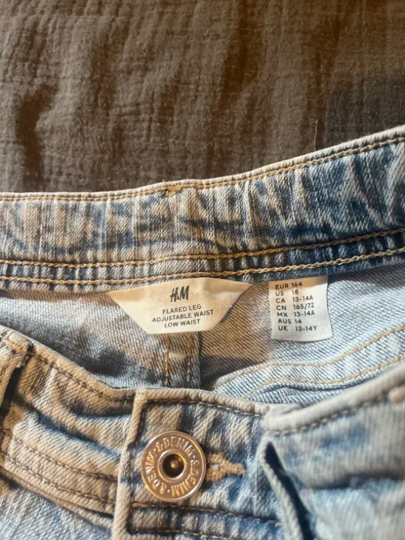 Low waist flared jeans