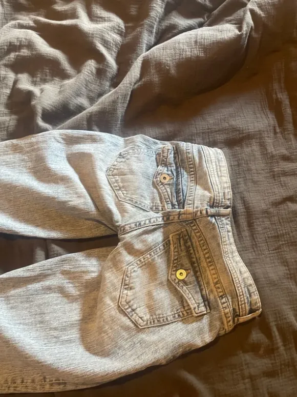 Low waist flared jeans