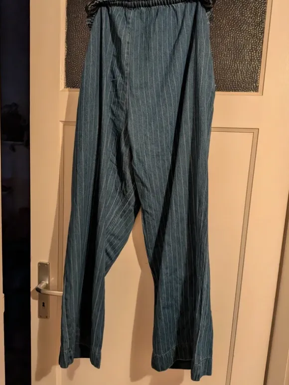 Lässige Jeans mit Nadelstreifen & Kordel