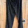 Lässige weite Hose mit Leoprint