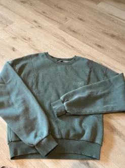 Lässiger Pullover mit Aufdruck