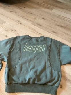 Lässiger Pullover mit Aufdruck