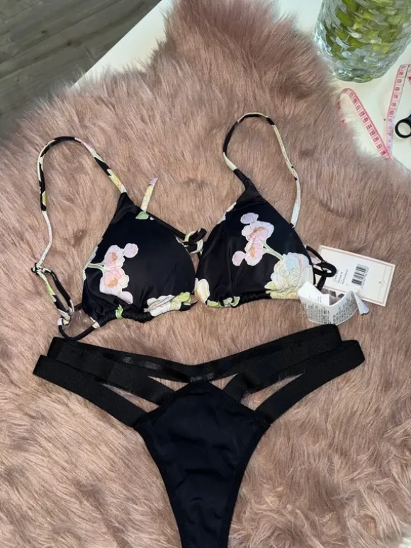 Maillot de bain RVCA Camille Rowe taille L neuf avec étiquette