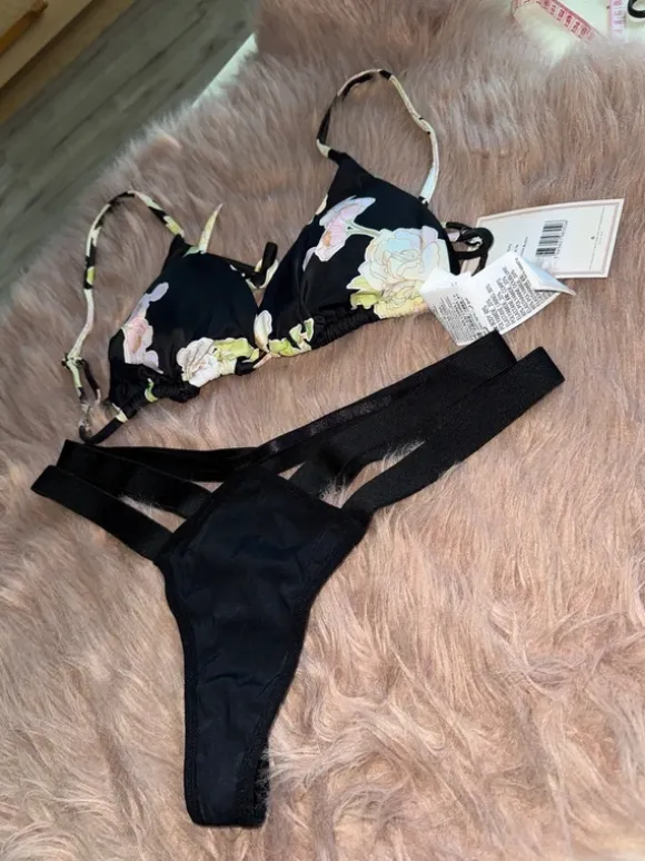 Maillot de bain RVCA Camille Rowe taille L neuf avec étiquette