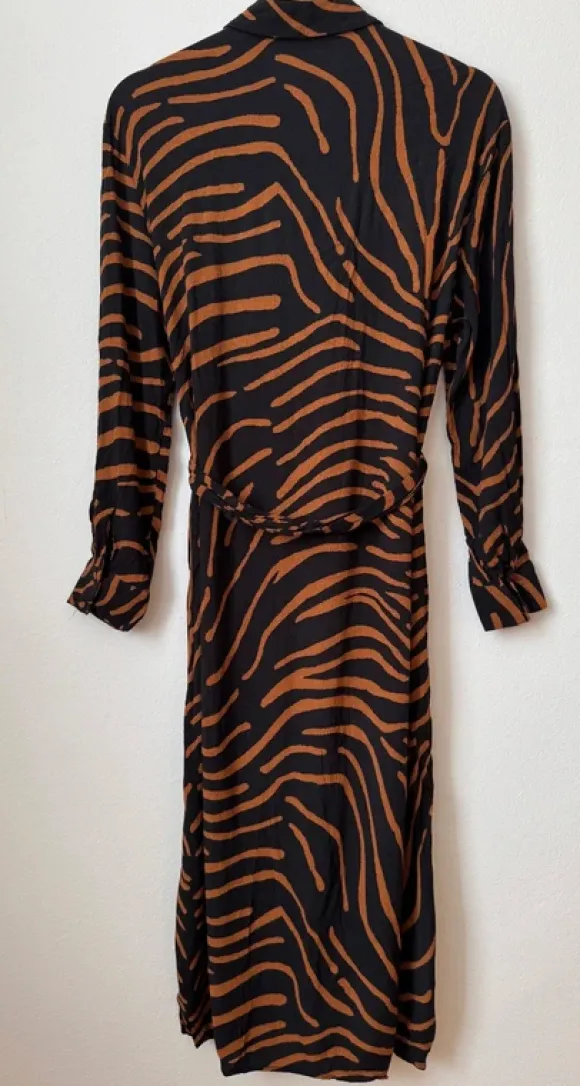 Mango Hemdblusenkleid Midi Langarm Animalprint Schwarz Braun Gr. M