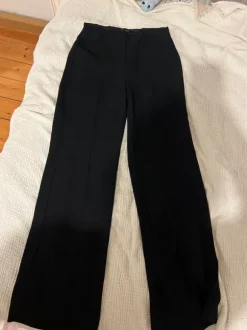 Mango Hose straight Cut schwarz
