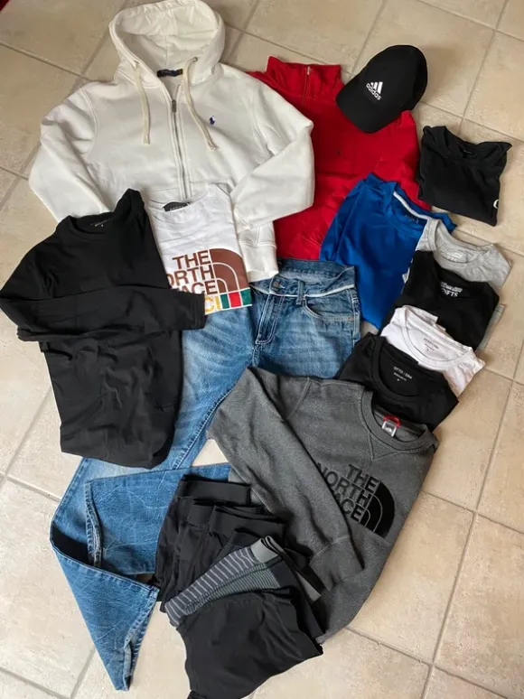 Marken - Kleidungspaket für Herren, 12 Teile