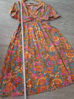🌸Midikleid an einer Seite mit Schlitz 🌸
