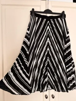 Midirock, schwarz weiß, H&M, Gr. 42