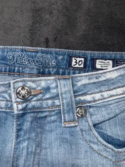 Miss Me Shorts Hellblau – Studded Denim | Y2K | Pasha Style | Low Waist