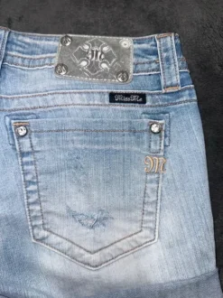 Miss Me Shorts Hellblau – Studded Denim | Y2K | Pasha Style | Low Waist