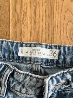 Mom Jeans