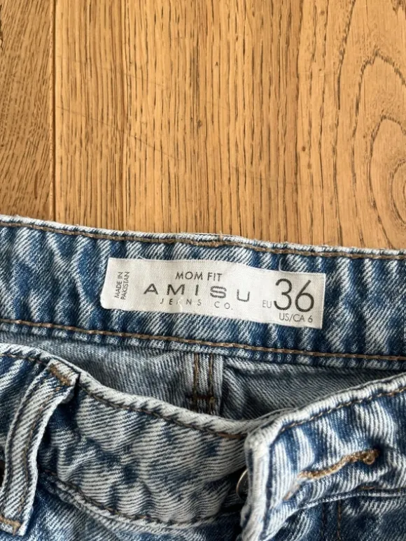 Mom Jeans