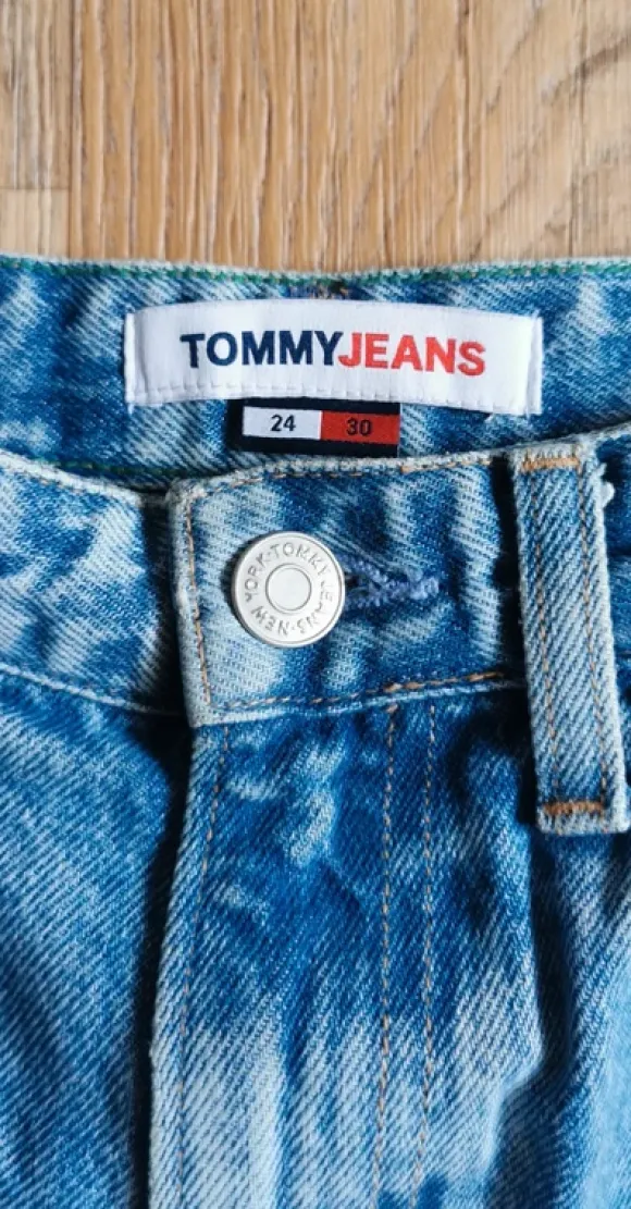 Mom Jeans Damen Tommy Jeans, Hellblau, Gr. 24x30 (XS/34)