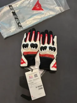 Motorrad Handschuhe von Dainese
