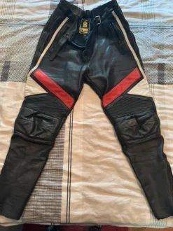 Motorradhose aus Leder