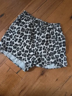 Musselin Shorts Leo Gr. 38 40