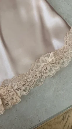 Nachtkleid s nie getragen